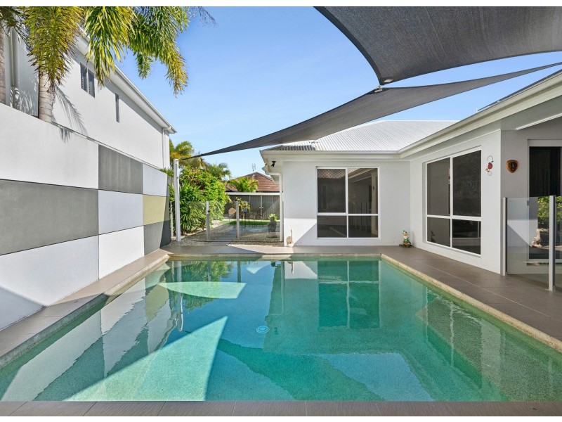 17 Anchorage Cct, Twin Waters QLD 4564