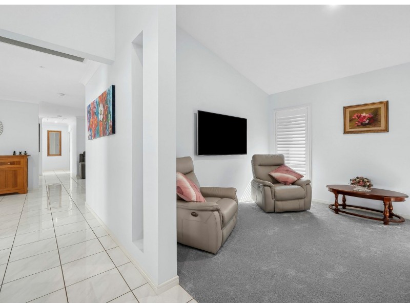 17 Anchorage Cct, Twin Waters QLD 4564