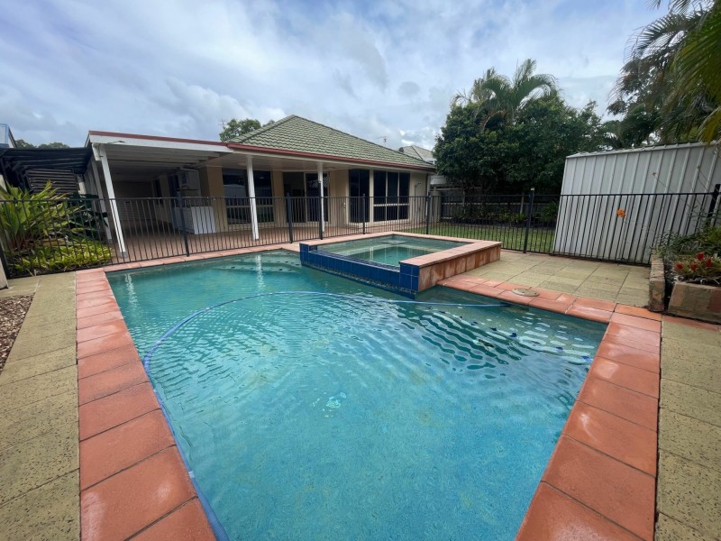 5 Spinifex Place, Twin Waters QLD 4564