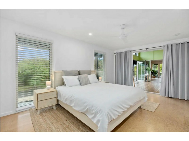 1 North Beach Place, Mudjimba QLD 4564