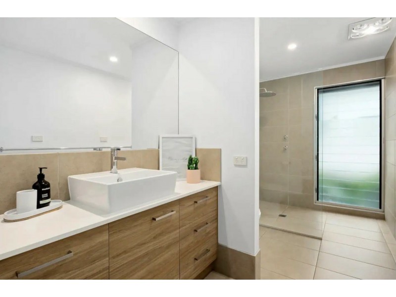 1 North Beach Place, Mudjimba QLD 4564