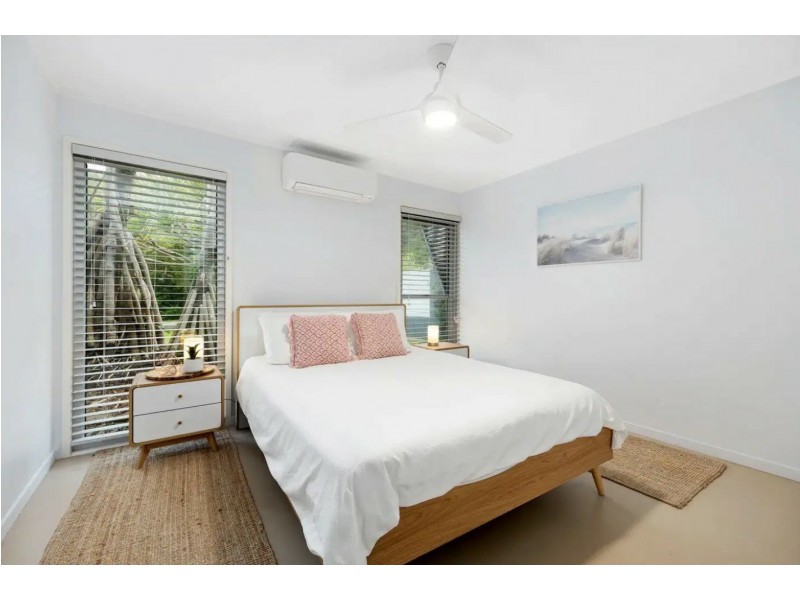 1 North Beach Place, Mudjimba QLD 4564