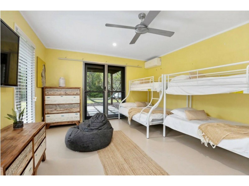 1 North Beach Place, Mudjimba QLD 4564