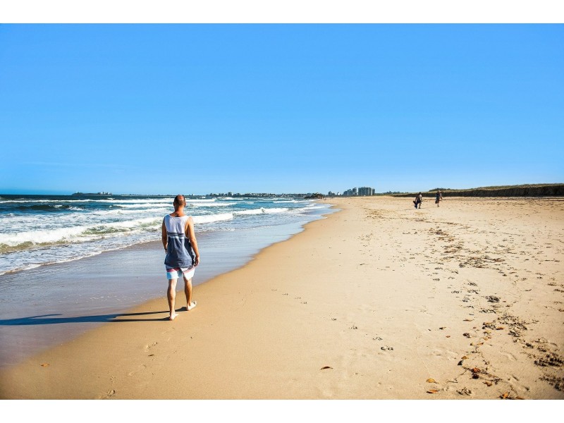 1 North Beach Place, Mudjimba QLD 4564