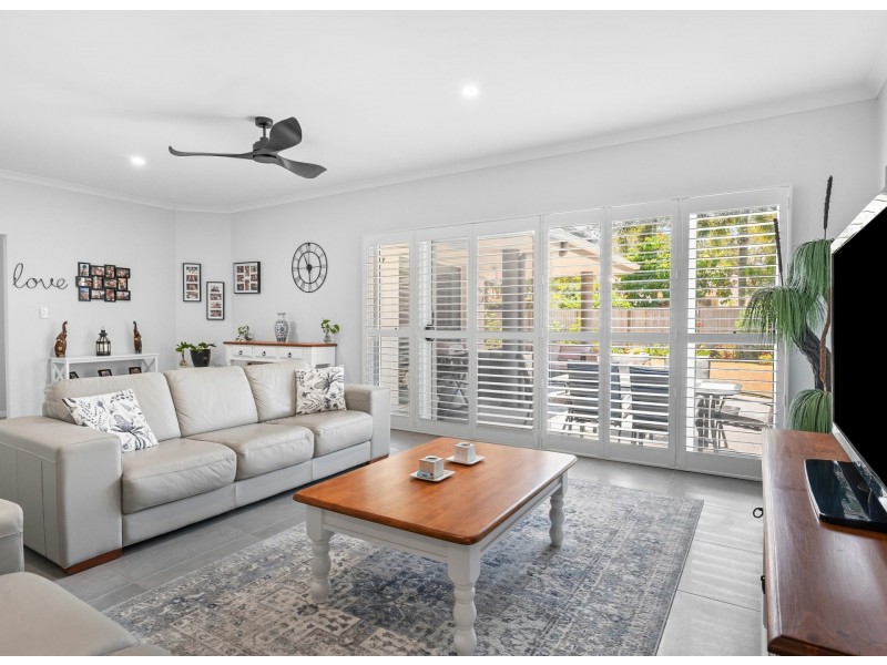 5 Carnoustie Court, Twin Waters QLD 4564