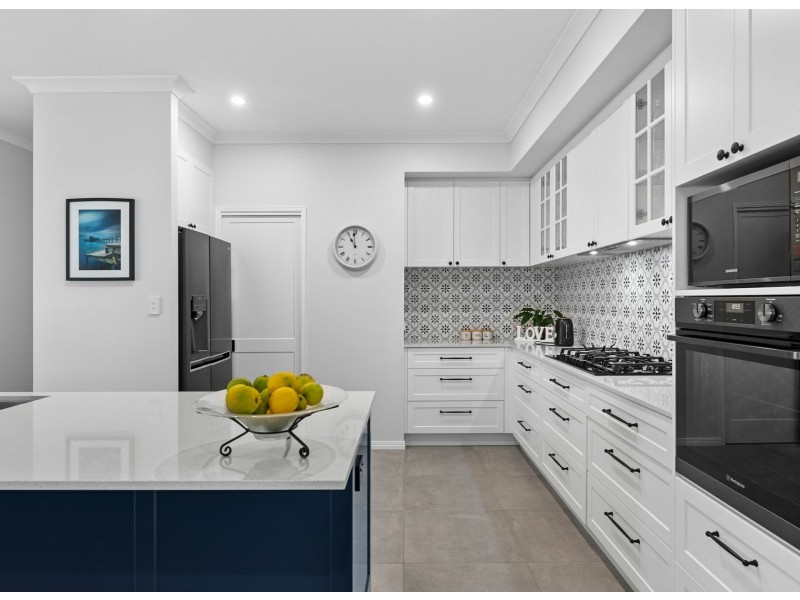 5 Carnoustie Court, Twin Waters QLD 4564