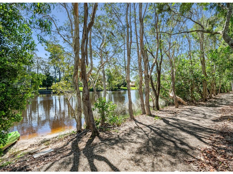 34 Prestwick Drive, Twin Waters QLD 4564