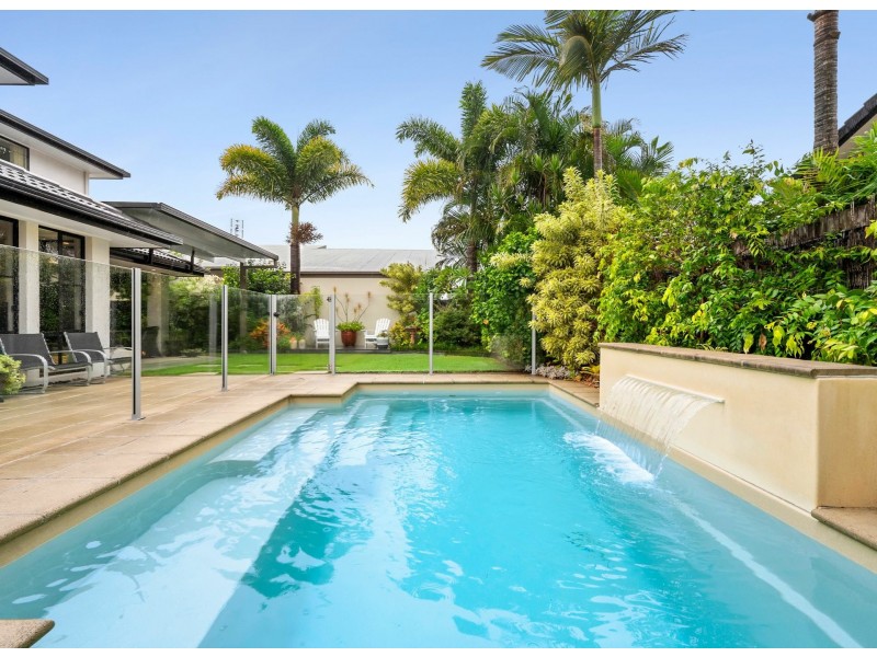 28 Veerings Crescent, Twin Waters QLD 4564