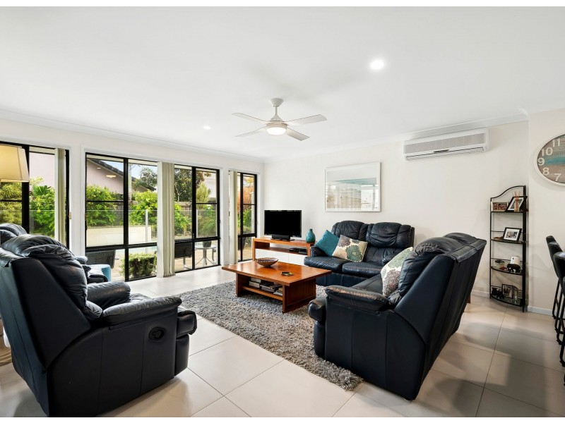 28 Veerings Crescent, Twin Waters QLD 4564