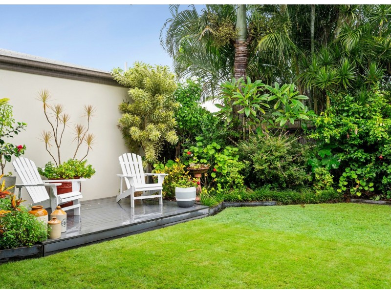 28 Veerings Crescent, Twin Waters QLD 4564