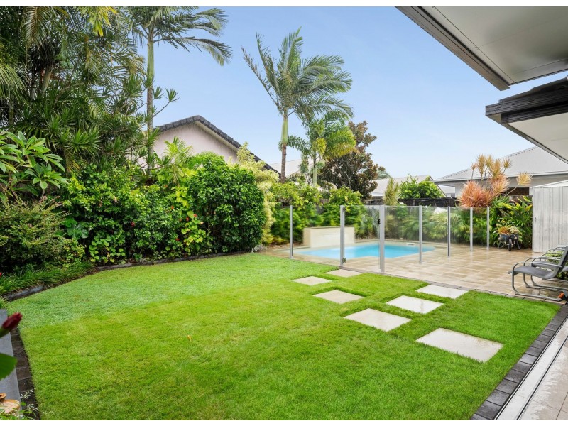 28 Veerings Crescent, Twin Waters QLD 4564