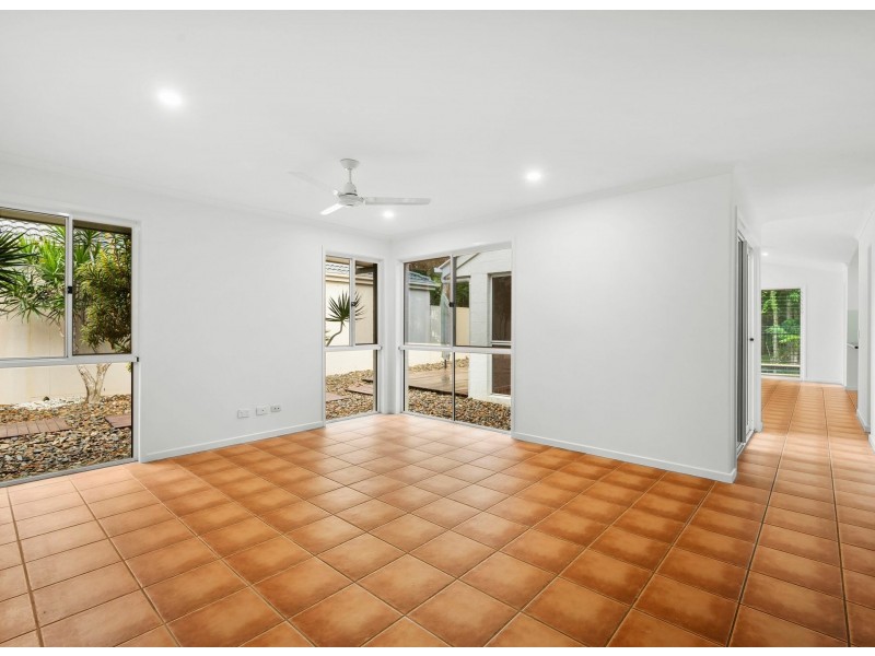 24 Baker-Finch Place, Twin Waters QLD 4564