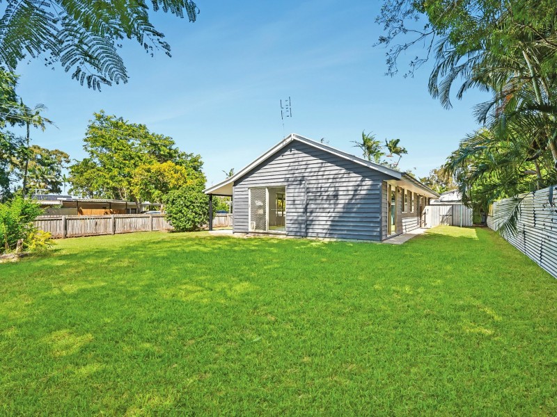 9 Kandoo Street, Pacific Paradise QLD 4564