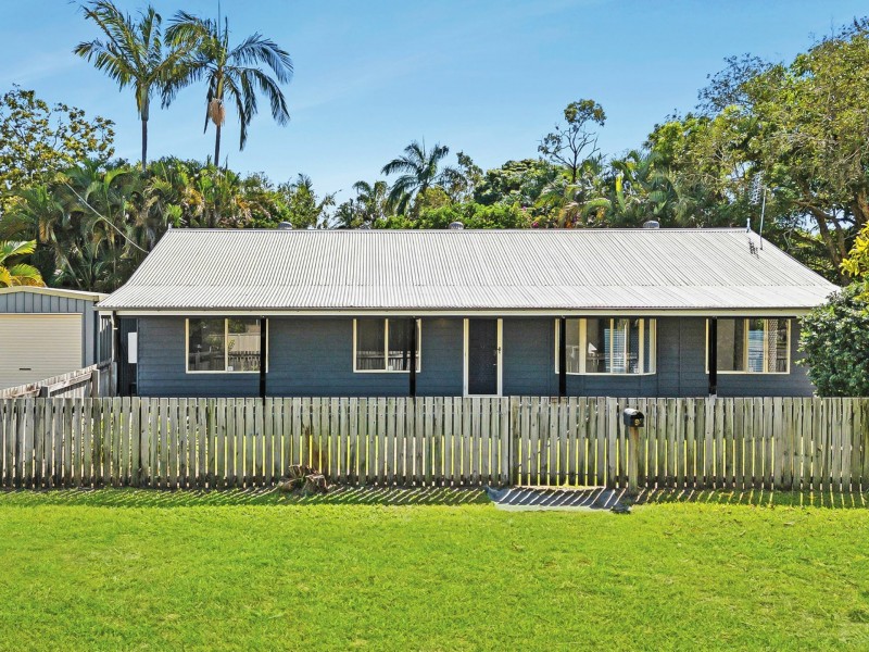 9 Kandoo Street, Pacific Paradise QLD 4564