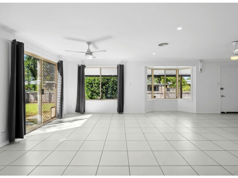 9 Kandoo Street, Pacific Paradise QLD 4564