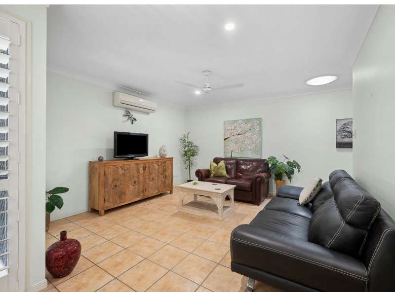 44 Wattlebird Drive, Twin Waters QLD 4564