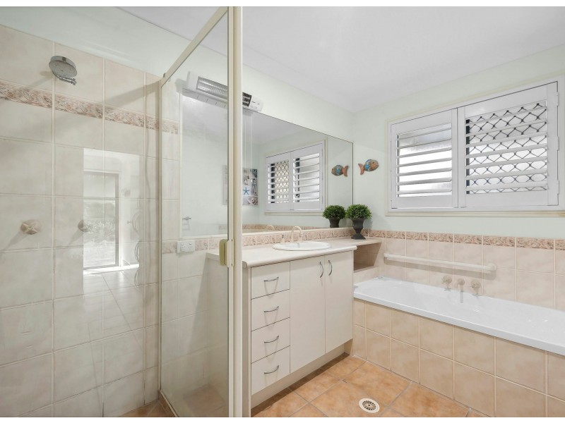 44 Wattlebird Drive, Twin Waters QLD 4564