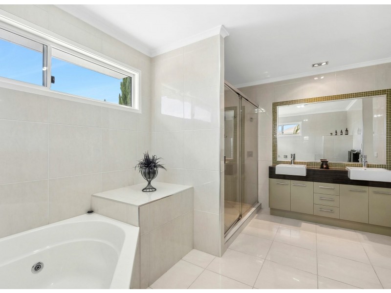 25 Moorings Circuit, Twin Waters QLD 4564