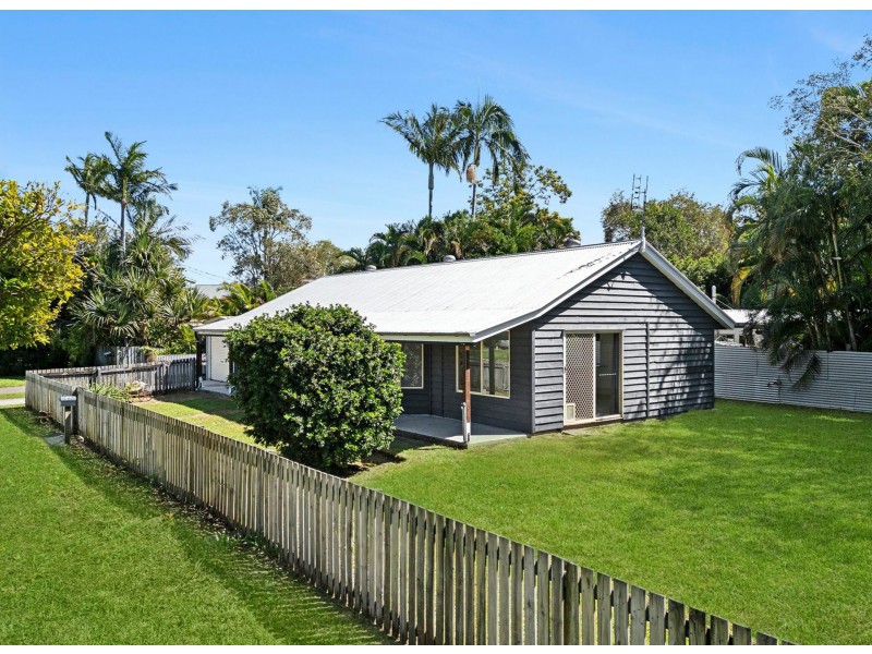 9 Kandoo Street, Pacific Paradise QLD 4564