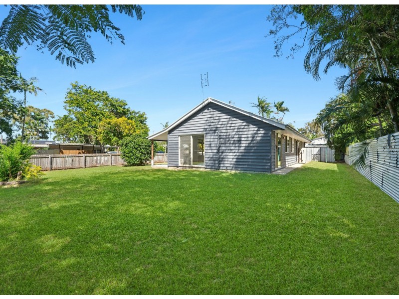 9 Kandoo Street, Pacific Paradise QLD 4564