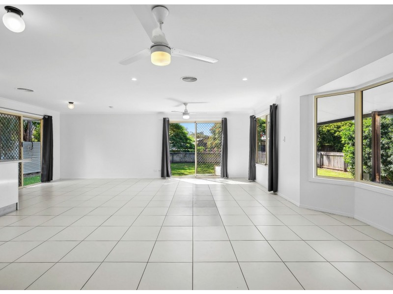 9 Kandoo Street, Pacific Paradise QLD 4564