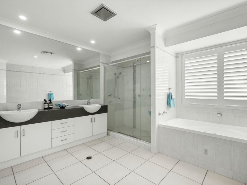 9 Sand Lane, Twin Waters QLD 4564