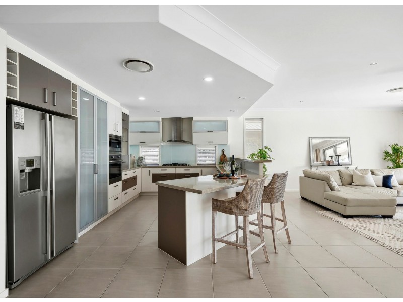 9 Moorings Circuit, Twin Waters QLD 4564