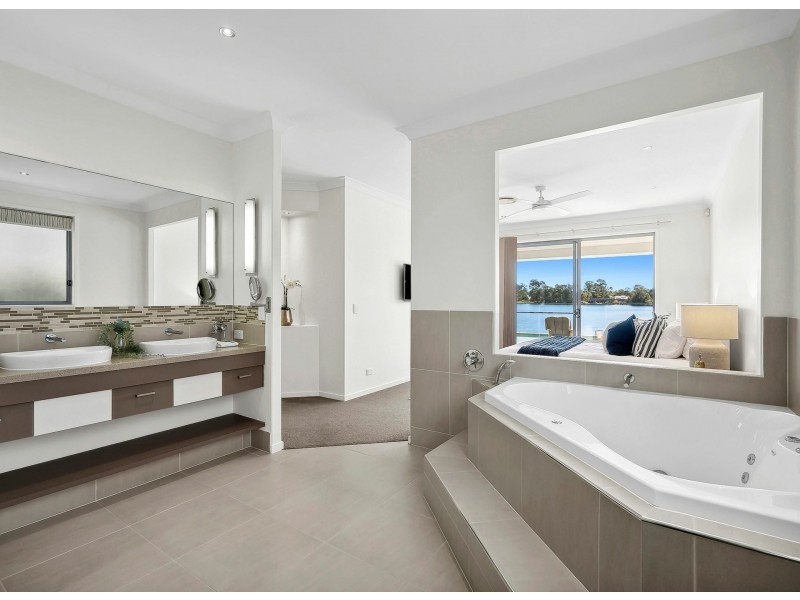 9 Moorings Circuit, Twin Waters QLD 4564