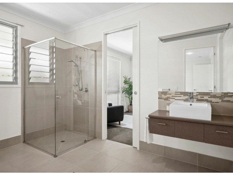 9 Moorings Circuit, Twin Waters QLD 4564