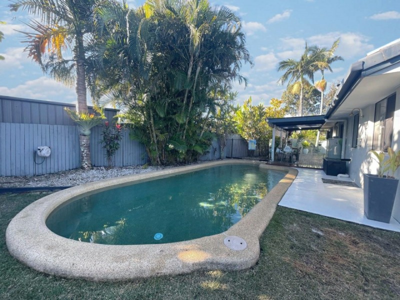 636 David Low Way, Pacific Paradise QLD 4564