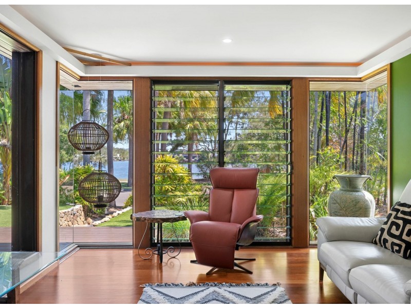 35 Lake View Drive, Twin Waters QLD 4564