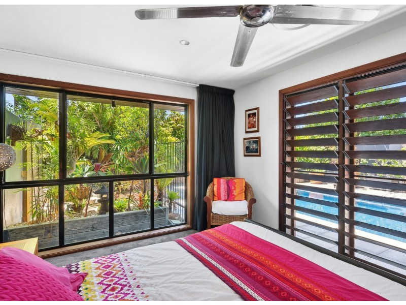 35 Lake View Drive, Twin Waters QLD 4564