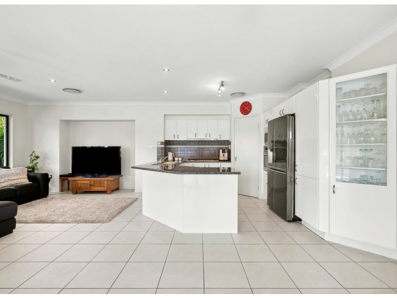 12 Tassel Place, Twin Waters QLD 4564