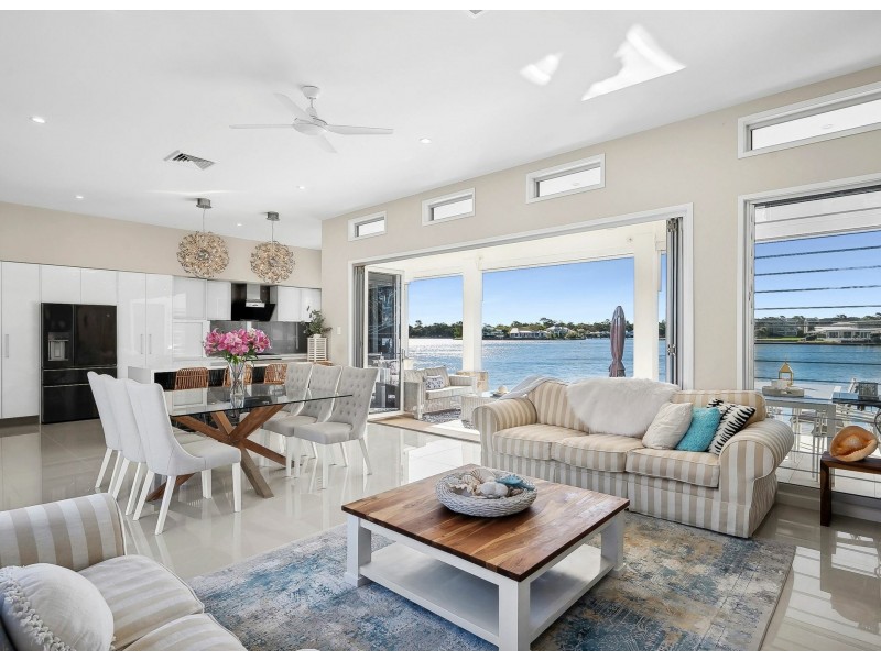 11 River Edge Court, Twin Waters QLD 4564