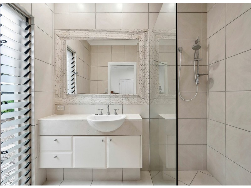 10 River Edge Court, Twin Waters QLD 4564