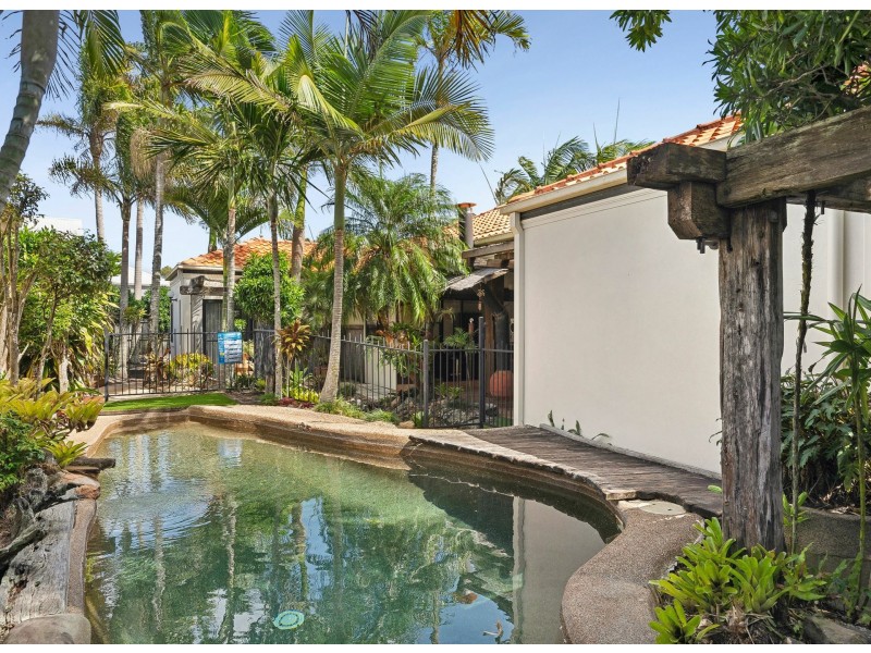 4 Watergum Place, Twin Waters QLD 4564