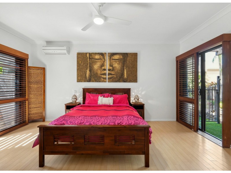 4 Watergum Place, Twin Waters QLD 4564