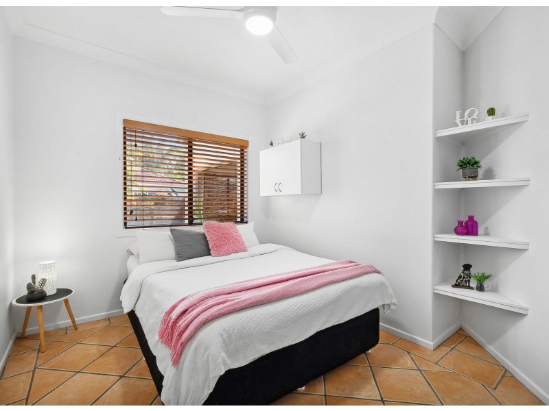 4 Watergum Place, Twin Waters QLD 4564