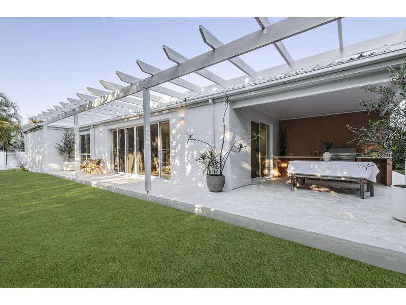 2 Fantail Place, Twin Waters QLD 4564