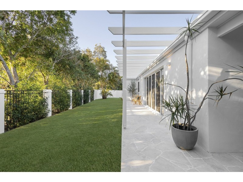 2 Fantail Place, Twin Waters QLD 4564