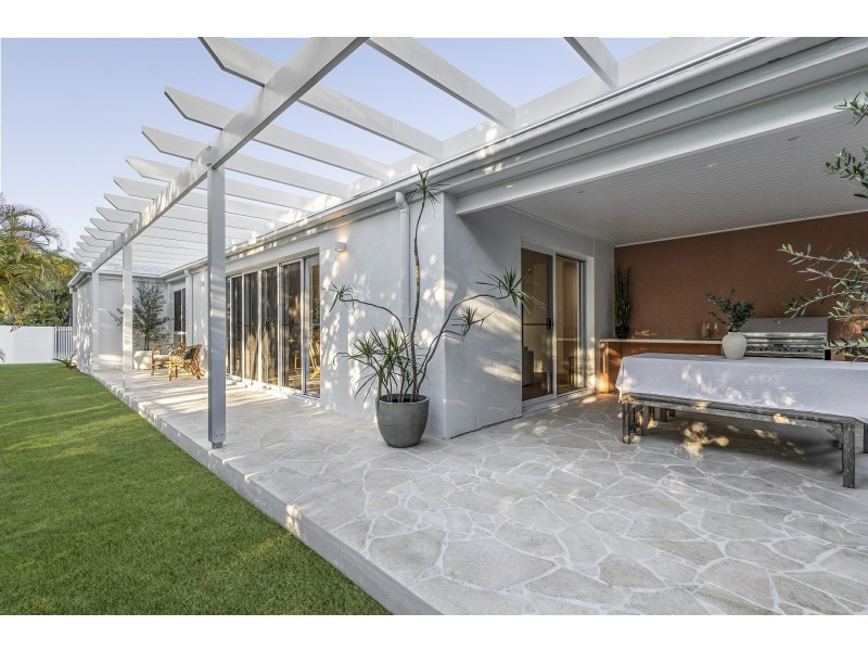 2 Fantail Place, Twin Waters QLD 4564