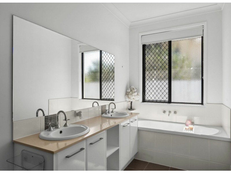 40 Anchorage Circuit, Twin Waters QLD 4564