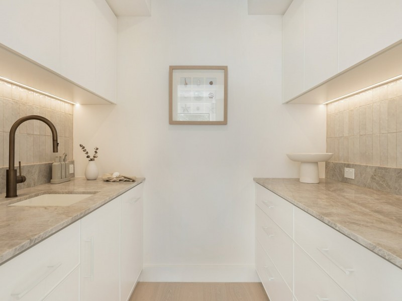 1 Peatling Lane, Twin Waters QLD 4564