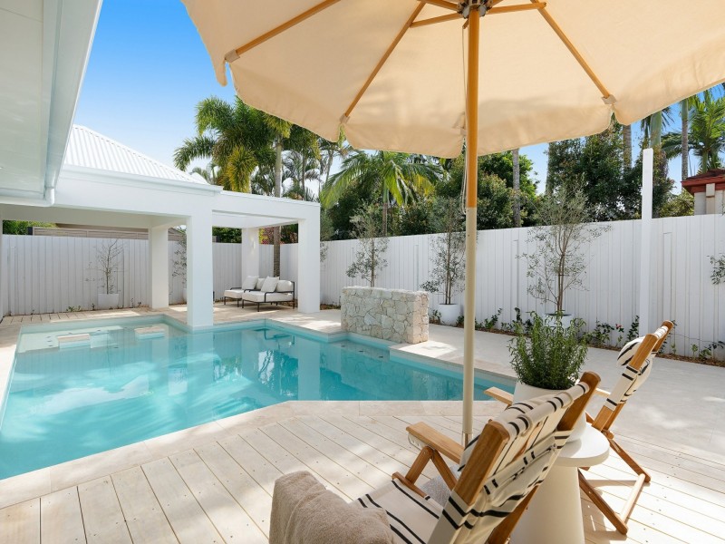 1 Peatling Lane, Twin Waters QLD 4564