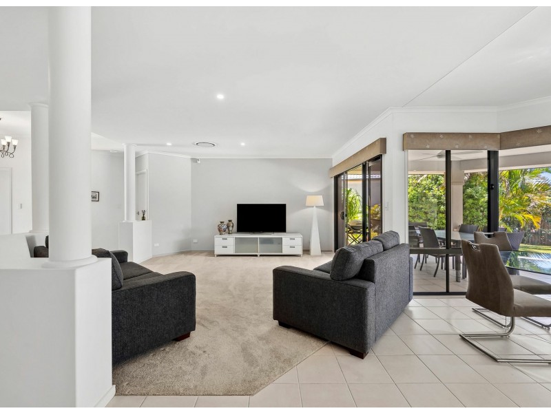 16 Mariner Place, Twin Waters QLD 4564