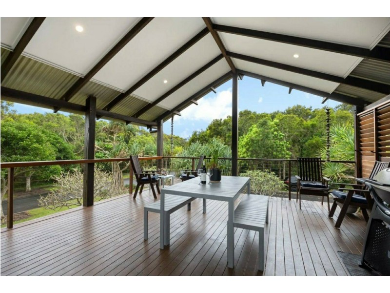 1 North Beach Place, Mudjimba QLD 4564