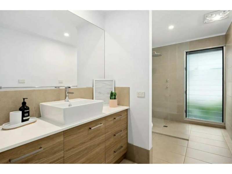 1 North Beach Place, Mudjimba QLD 4564