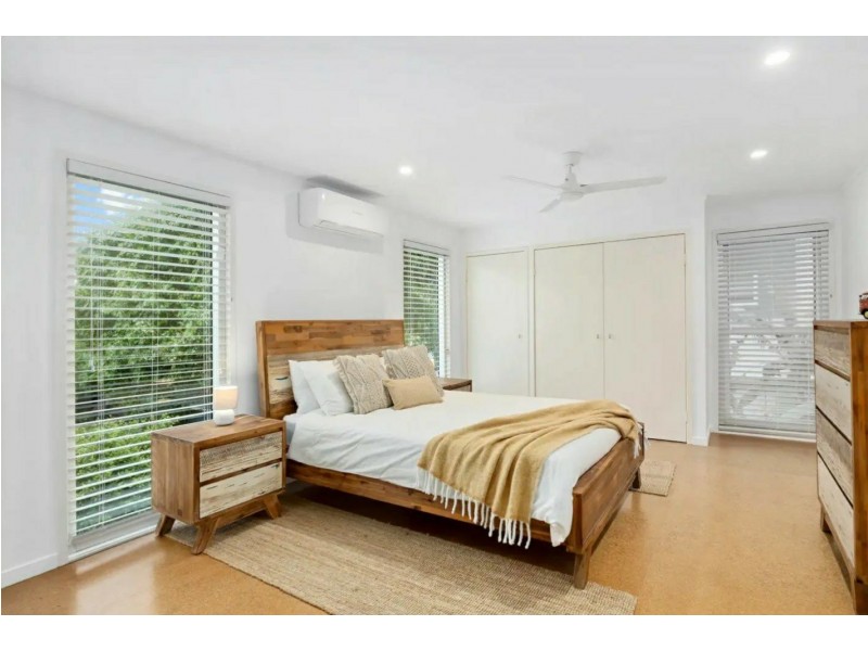 1 North Beach Place, Mudjimba QLD 4564