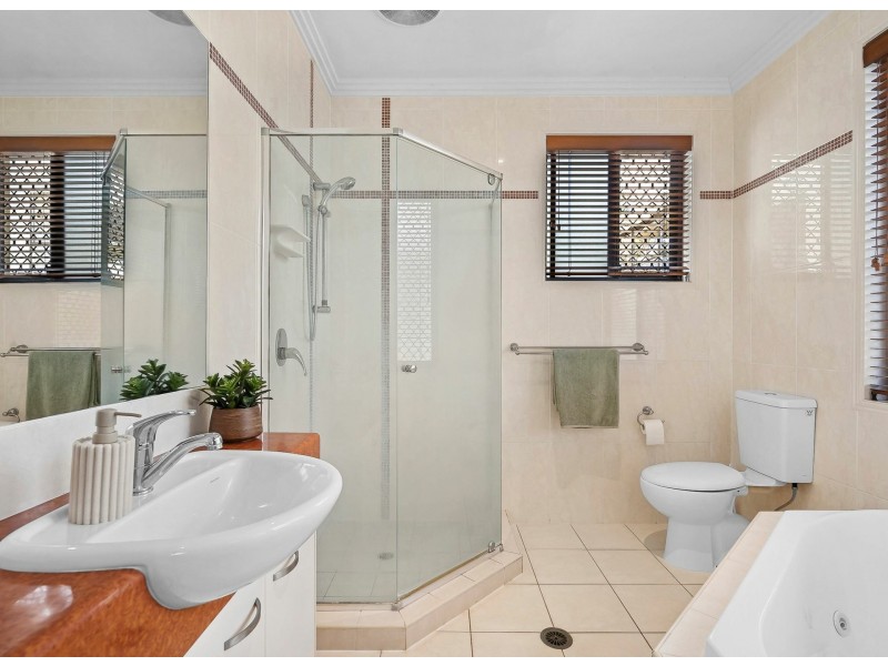 33 Moorings Circuit, Twin Waters QLD 4564