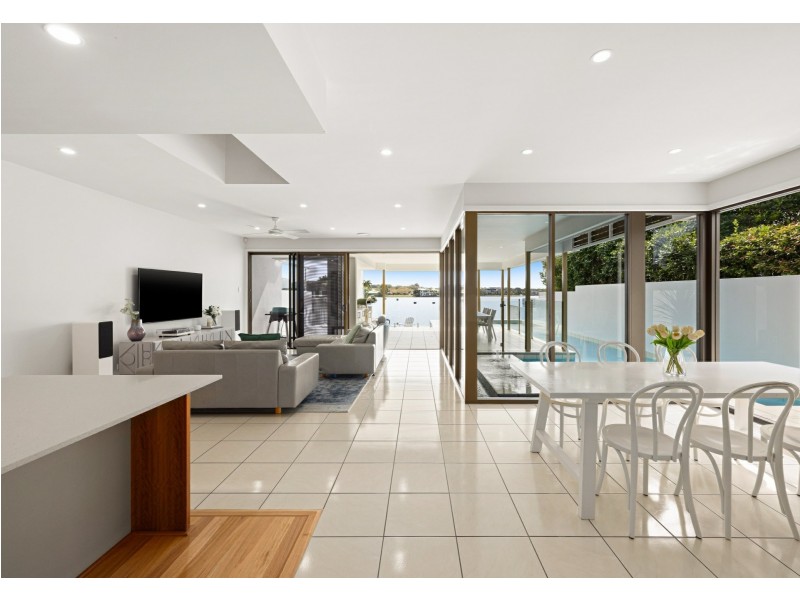 12 Staysail Place, Twin Waters QLD 4564